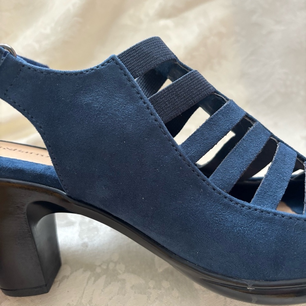 NWOT Croft & Barrow Shay Ortholite Navy Blue Caged Heels, Size 9.5 - Picture 8 of 15
